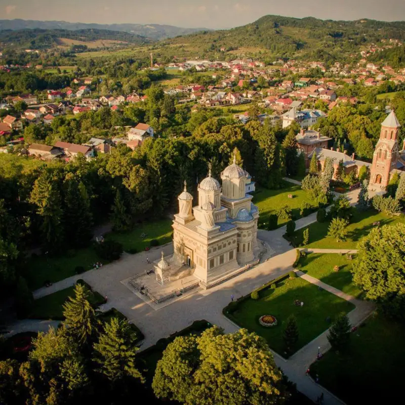 About Curtea de Argeș Monastery