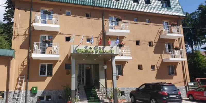 Green Palace, photo 1 of 82