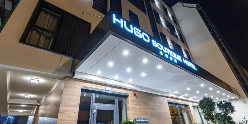 Hugo, photo 1 of 59