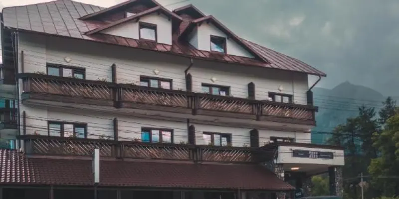 Suru Hotel & Restaurant, photo 1 of 57